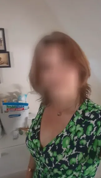Carla, 33