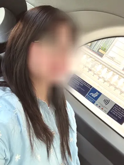 Ela, 35