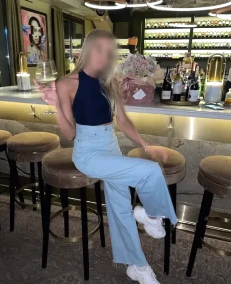Emilia, 34