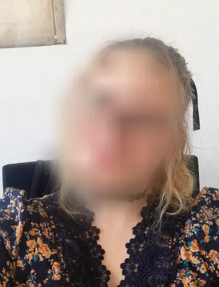 Greta, 32