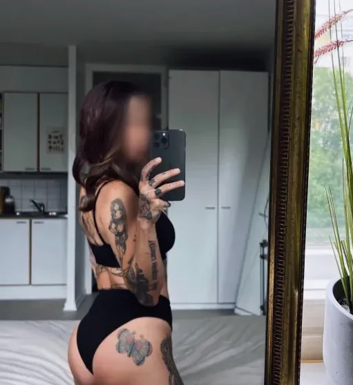 Janina, 27