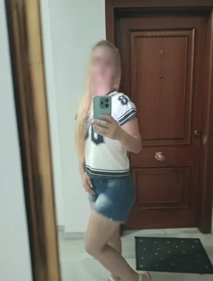 Nicole, 38