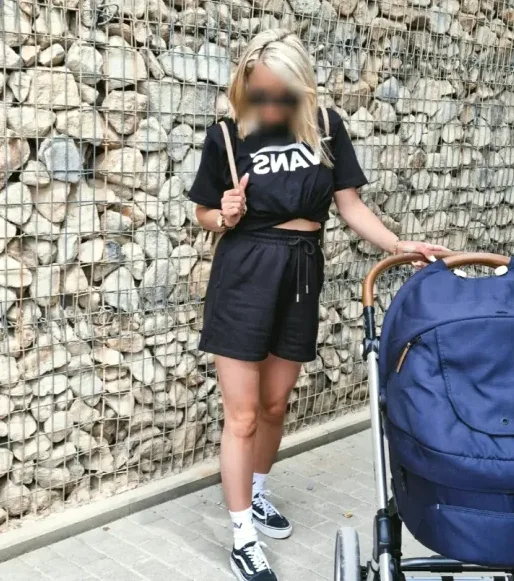 Nicole, 34