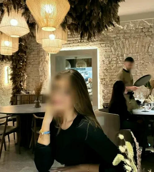 Sina, 25